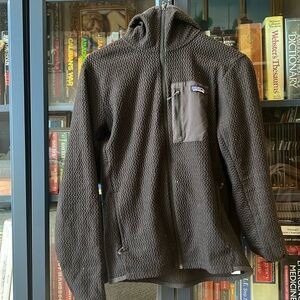 Men’s Patagonia R1 Air zip hoodie